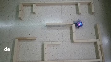 Robot mBot resuelve laberintos