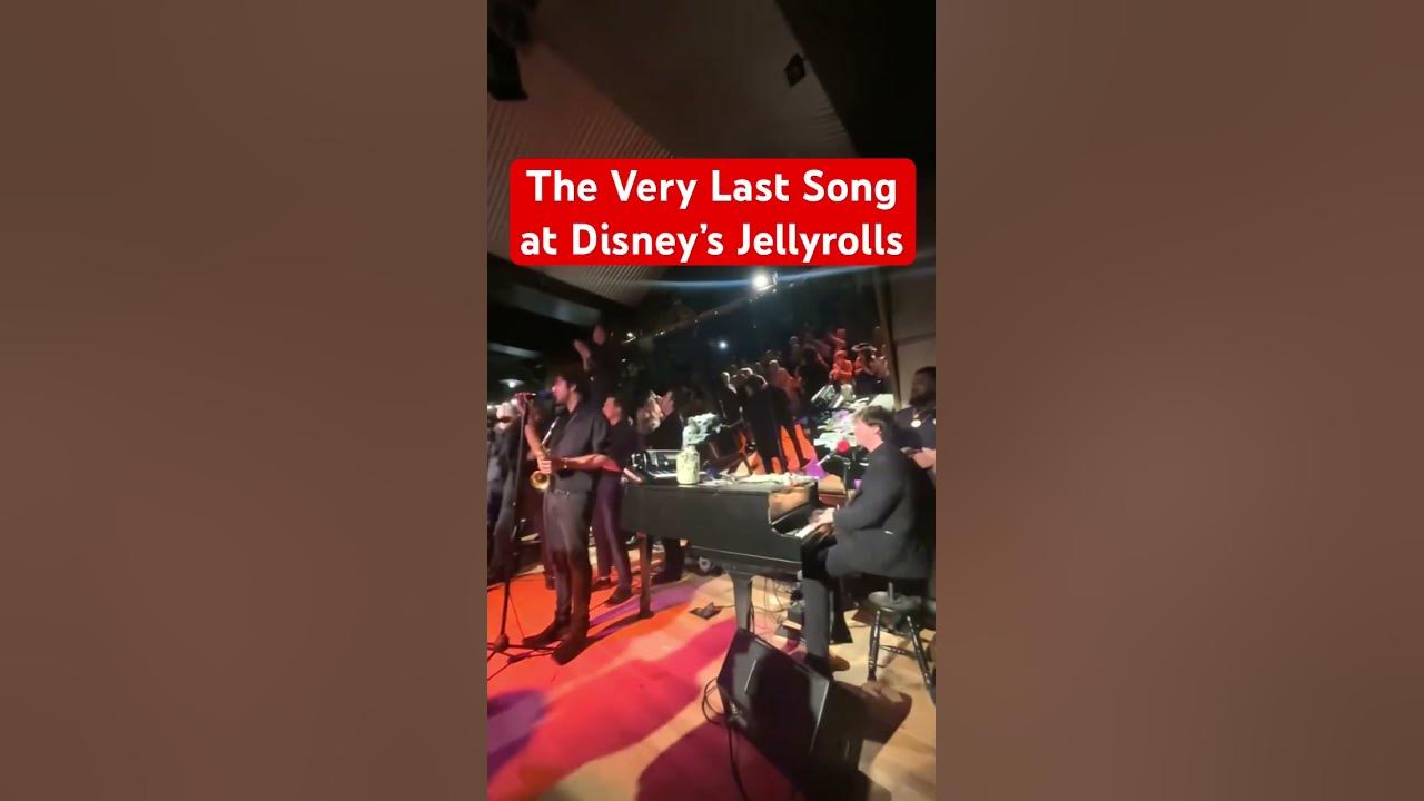The very last song played at Disney Boardwalk’s Jellyrolls 😢🥺 📸 @ katelynflanigan