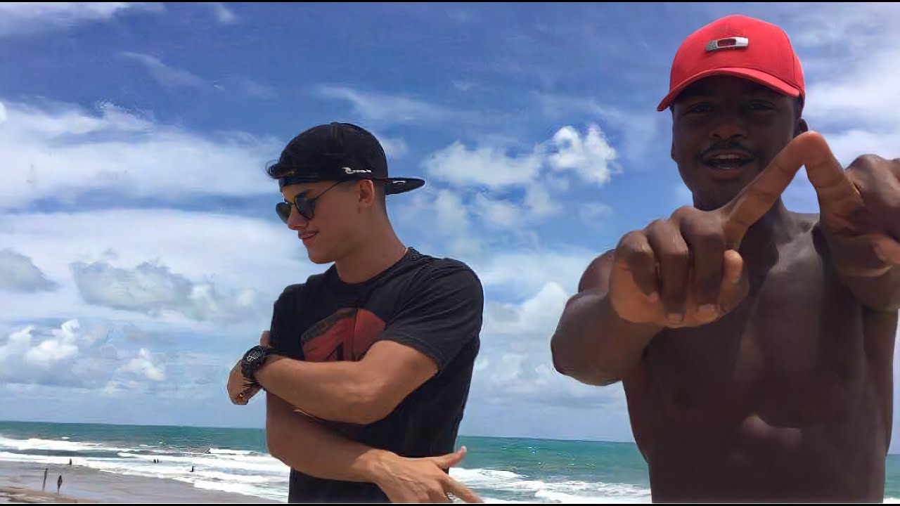 Guarda Hawk ft. Seu Silas - Loukeira (Web Clip) su YouTube Guarda Hawk ft. Seu Silas - Loukeira (Web Clip) su YouTube