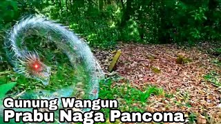Makam Prabu Naga Percona Gunung Wangun Malangbong Garut.