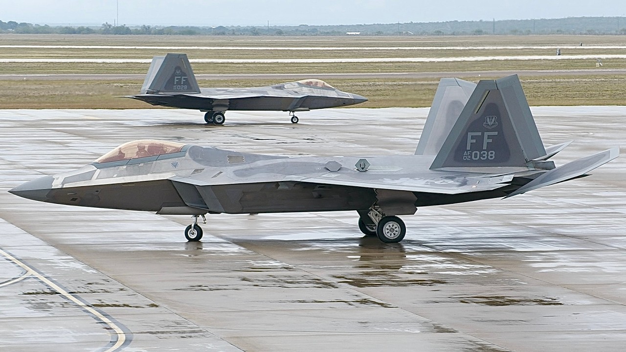 F-22 Raptors at Laughlin AFB | 71st FS Training Visit! - YouTube