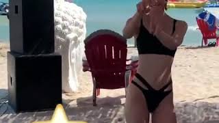 Merve Boluğurdan Bikinili Dans