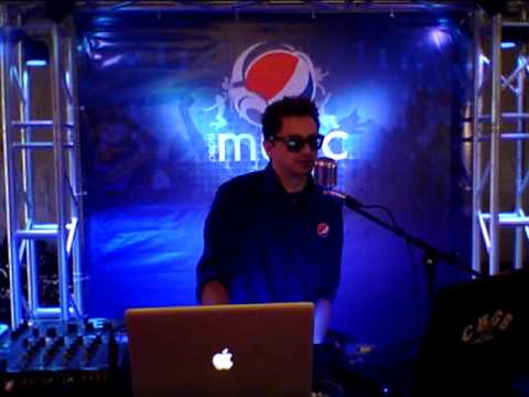 Pepsi Music Radio Station con Junior Ortiz Latin B...