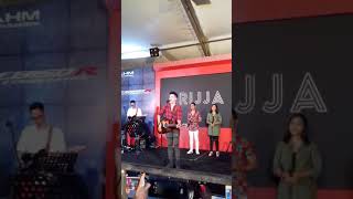 Penampilan rijja di city market palopo