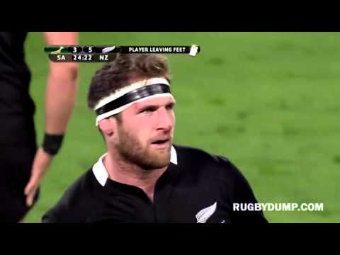 Kieran Read's big tackle on Duane Vermeulen in Dunedin