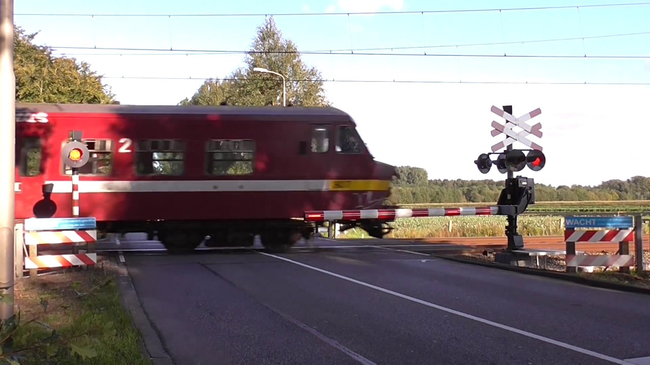 Spoorwegovergang Roosendaal/ Level Crossing/ Passage a Niveau/ Railroad-/ Bahnübergang