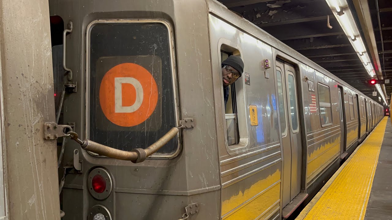 R68 (D) train departs 145th Street - YouTube