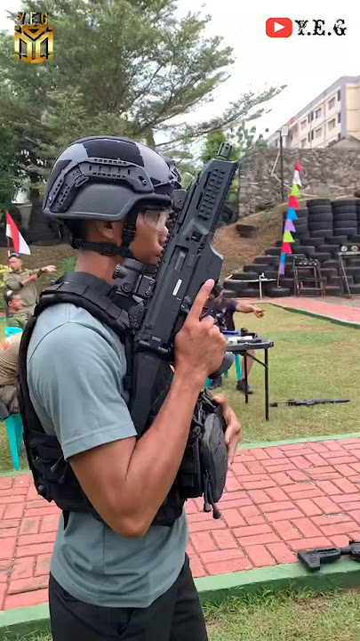 Latihan menembak cepat #menembak #brimob #polisi #indonesia