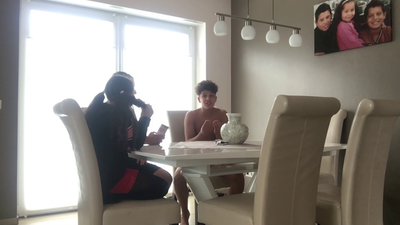 Sabrin prankt Jounes 😂😂😂