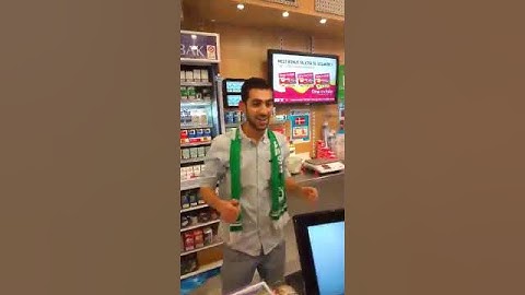 Δανός περιπτεράς φωνάζει «Ομόνοια, λαός, πρόκριση»