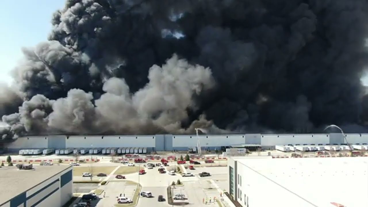 Drone video shows Walmart Distribution Center fire - YouTube