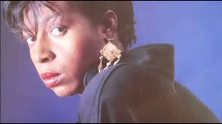 ⁣Koko Ateba - Talk Talk HQ