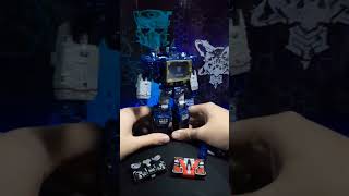 Figure showcase | Legacy Soundwave w/ siege cassette bot #transformers