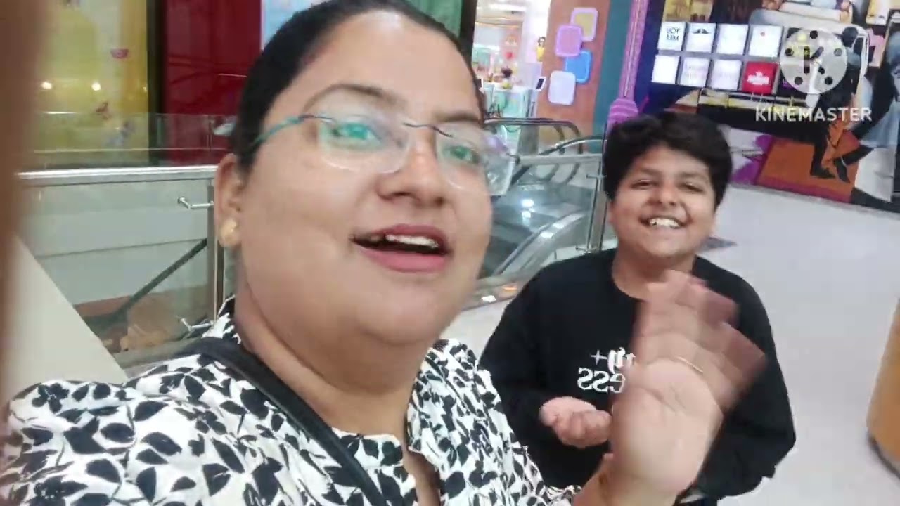 Aaj to mall Mein Naksh gum ho gaya😟