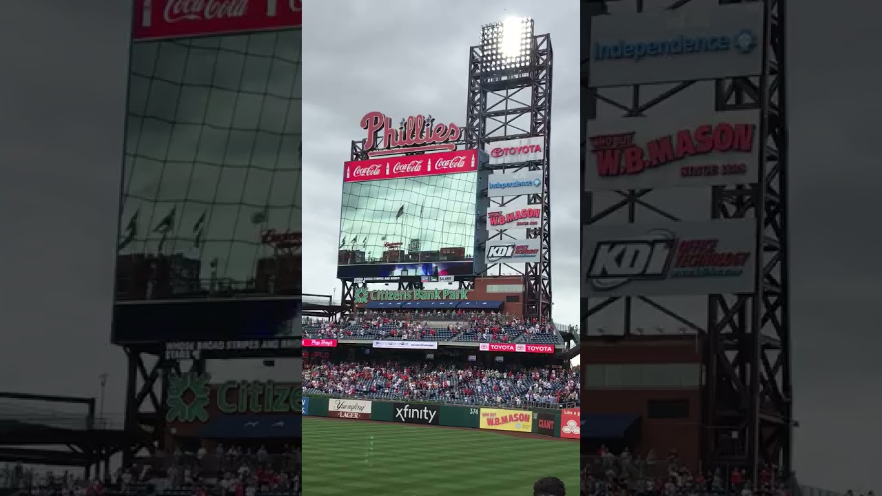 Phillies vs Yankees National Anthem Sung by Amy Suznovich