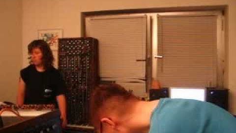 JAM - Synthiefrau meets AnalogAudio1 - first synth jam!