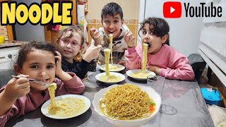 Bahar Mustafa Eren Zeynep Banu Alya Noodle Gecesi̇ Resimi