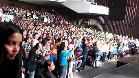 Singapore Fans Sing with Exists Reunion