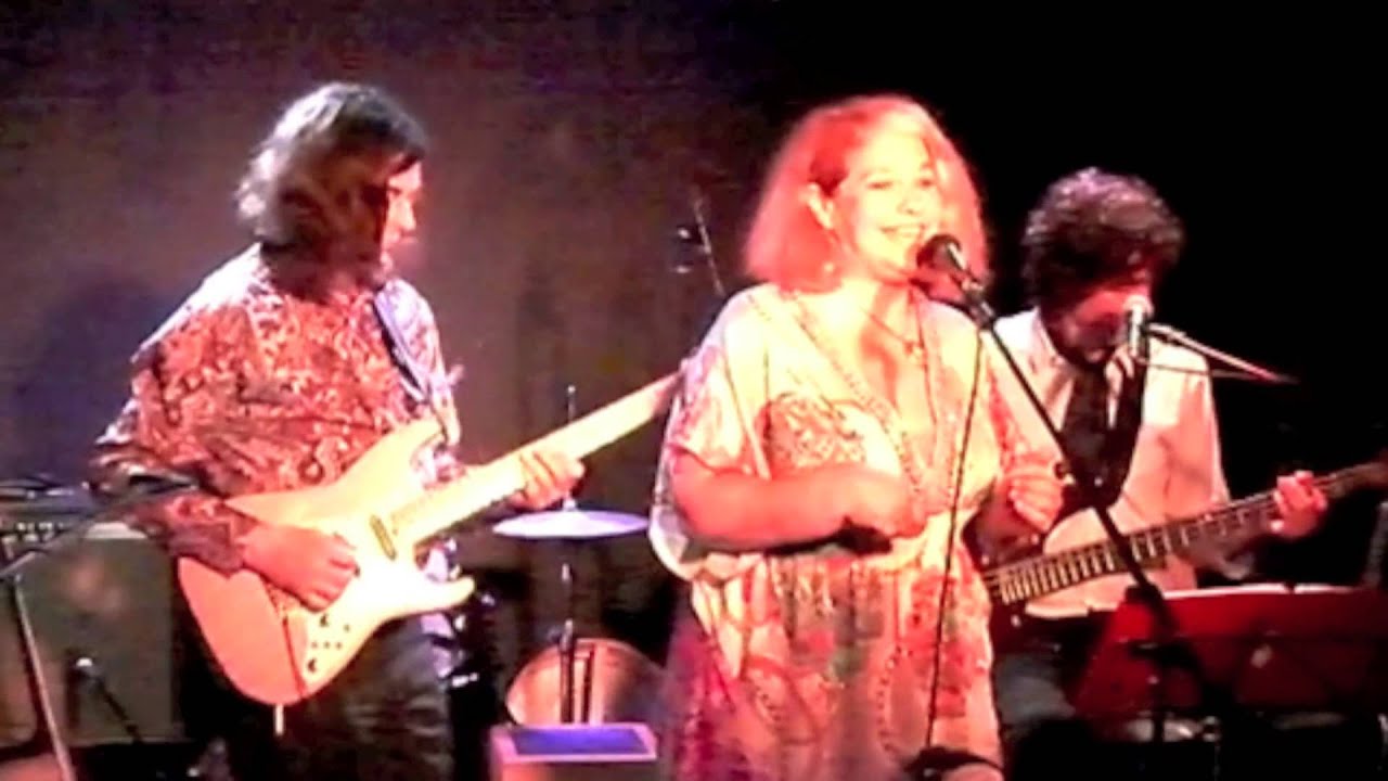 Denise Black sings Old Fashioned Girl