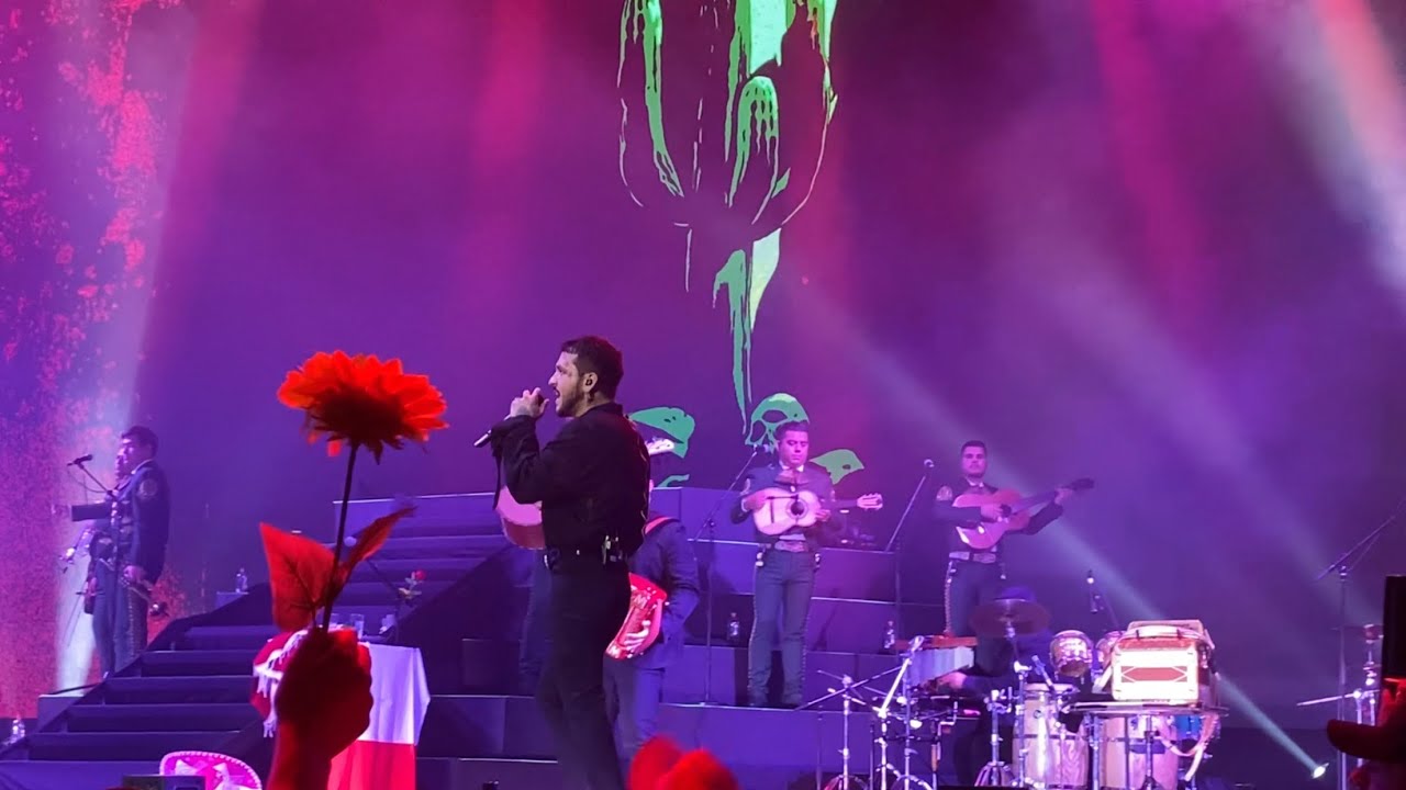 Botella tras botella en vivo, Christian Nodal, foraji2 tour santiago 2023, Movistar arena Santiago