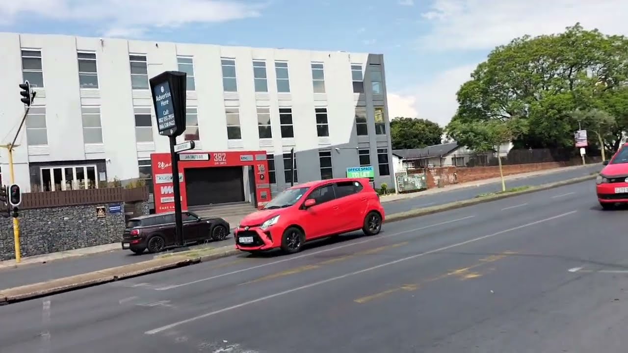 Still on the Jan Smuts avenue in Randburg South africa🏠🏠🏠🏠🏢🏢🏢🏢🏢🇿🇦.