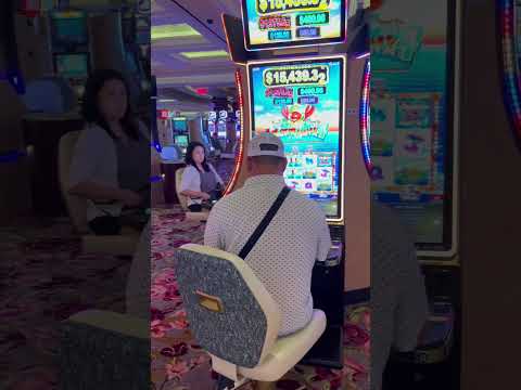Juicy Fruits delivers some DOLLARS🤑💸 #shortsvideo #gaming #slot #slots #slotgame #casino #rollbit