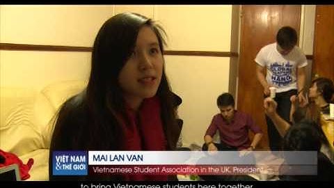 GIANG SINH AM AP CUA CAC DU HOC SINH VIET NAM TAI VUONG QUOC ANH