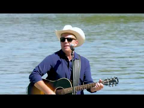 Brothers Campbell - Neon Moon [Dock Session]