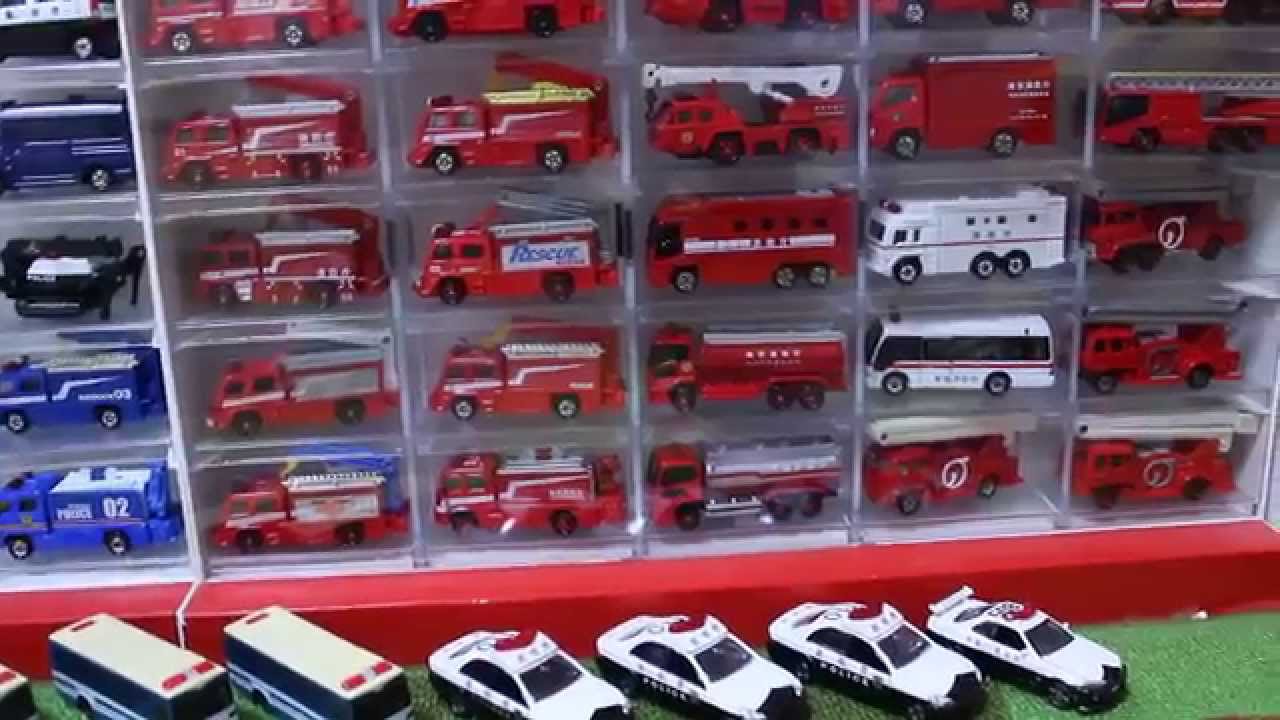 トミカ 緊急車両 消防車 Vs 警察車両 Fire Truck Vs Patrol Car Youtube