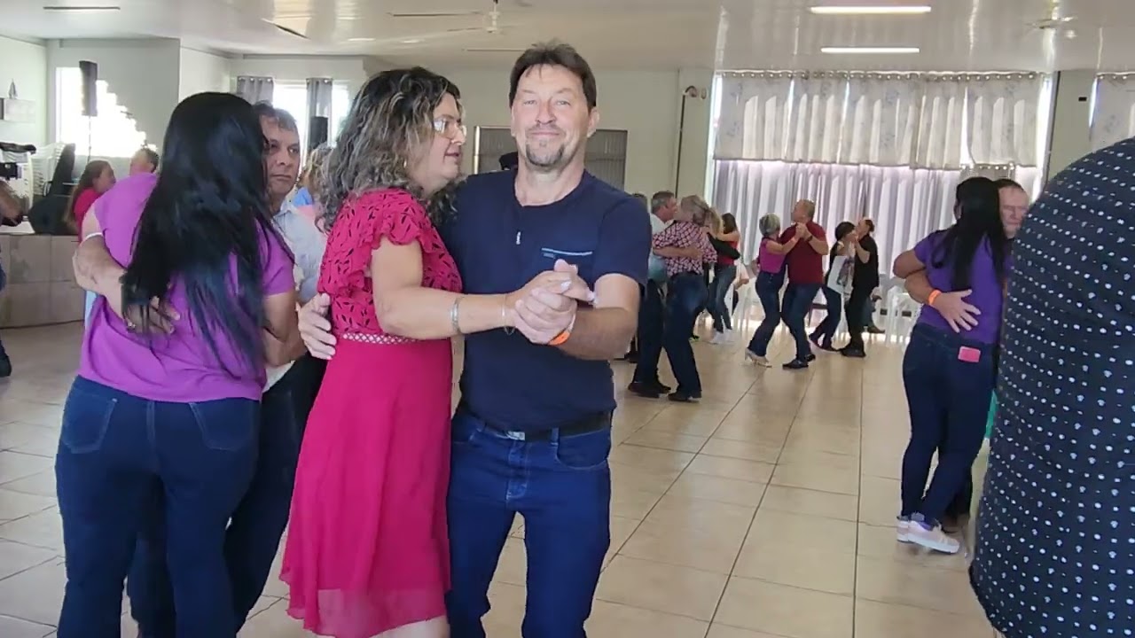 Velho Maragato com muitos fãs em Candói.Matinê 01/05/23 Excelente.