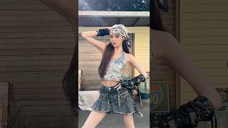 하나, 둘, 셋 하면 pose📸 #izna #이즈나 #NotJustPretty #izna_NotJustPretty