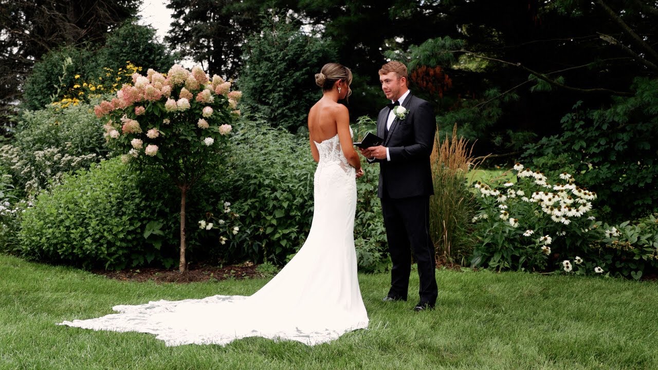 Sarah & Ryan’s Wisconsin Wedding | Boxed and Burlap Ceremony, Speeches & Sparkler Send-Off