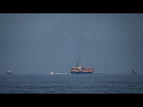 Иран закрыл Ормузский пролив в ответ на израильские удары по Ливану, где погибли более 100 человек