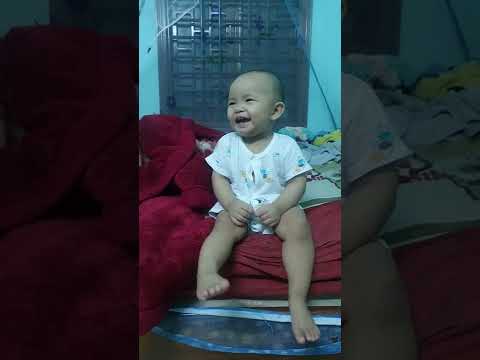 Video Một nụ cười bé cha vui cả ngày - youtube