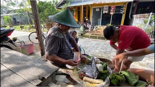 KETULUSAN MBAH E PENJUAL GETUK,, tuku piro ae tak dol i mas ,kadang gk gowo duek yo tak kek i