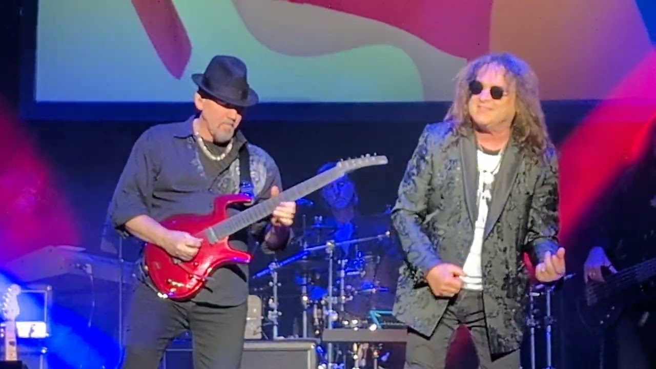 Kevin Chalfant - Lights/Stay Awhile (Journey) live Binghamton, NY