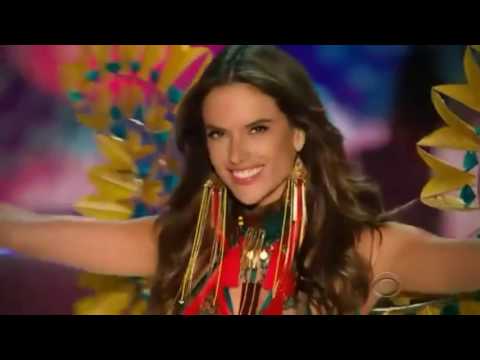 Alessandra Ambrosio - Victoria's Secret Fashion Show 2016