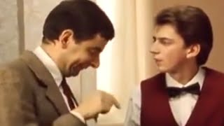 Mr. Bean Doesn't Know How to Tip | Mr. Bean Official
