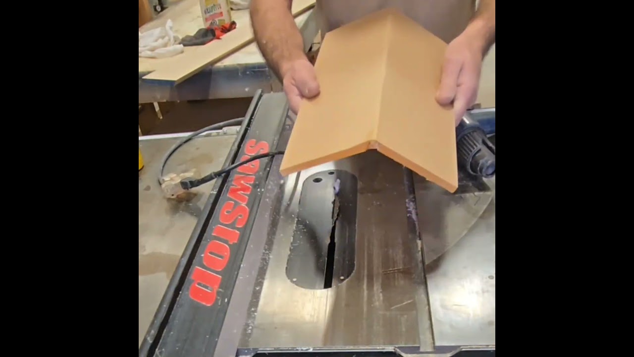 how can I make a bent in Proxy glass with out fully cutting?#proxy#proxyglass #glasswear #wood