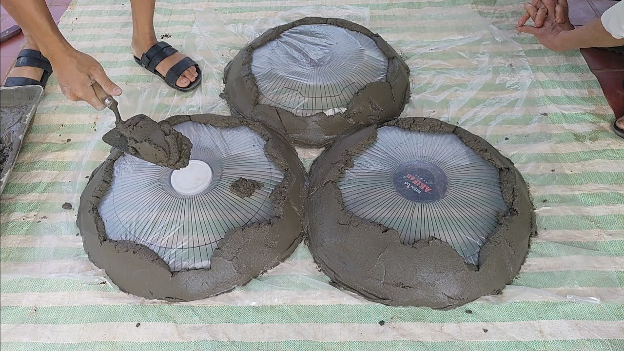 DIY: Waterfall from the cage / Beautiful fountain of cement and sand