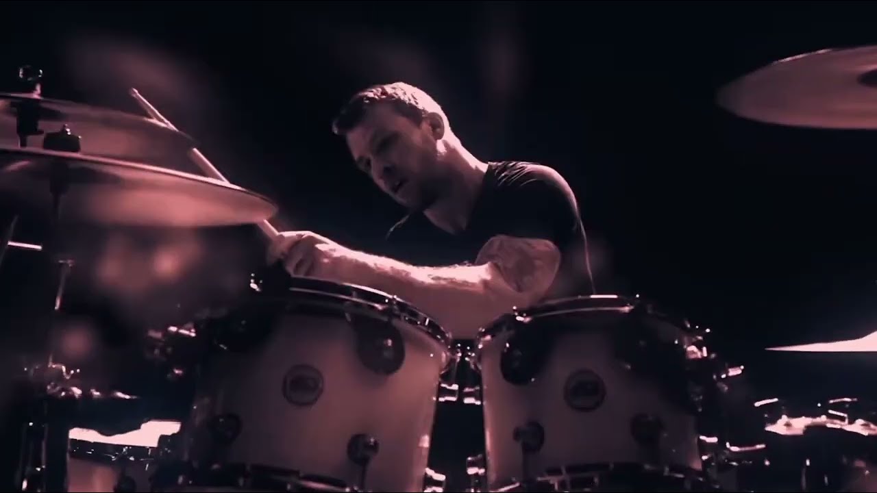 House on sand with a Sports Car (NOTHING MORE × Tate McRae mashup!)