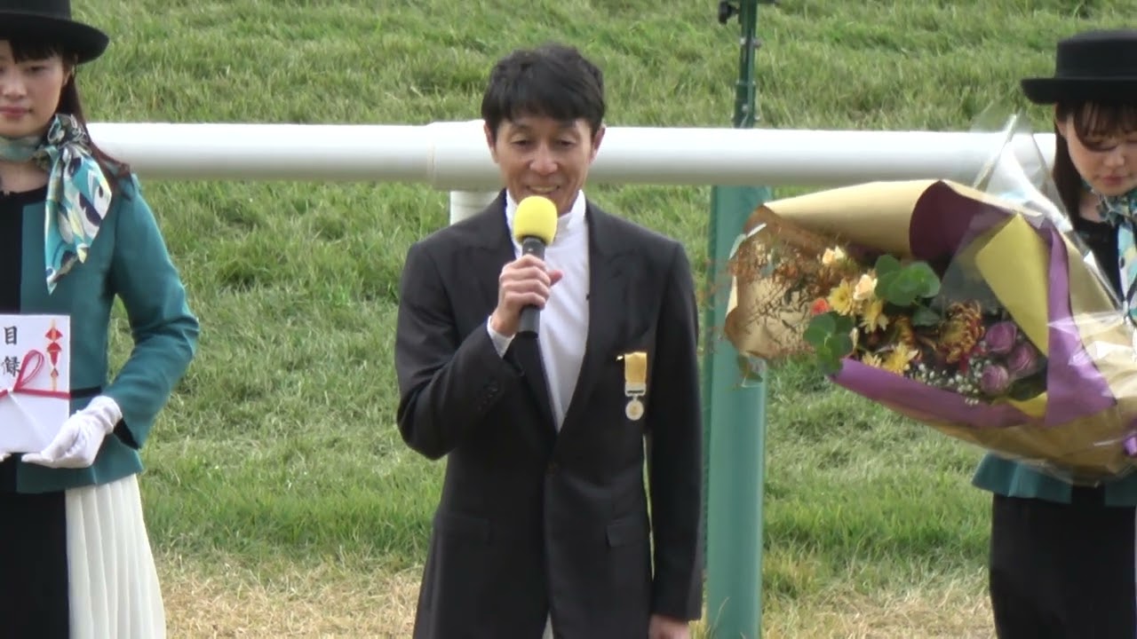 【武豊】騎手 黄綬褒章を受章セレモニー ちゃっかりツーショットをゲットする武豊王こと池添謙一 現地映像