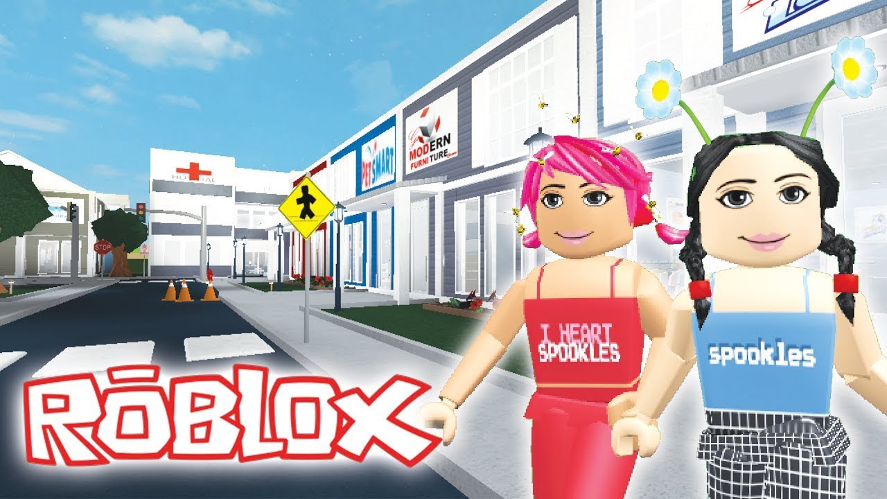 TOURING HER AMAZING 650K TOWN | Welcome to Bloxburg - YouTube