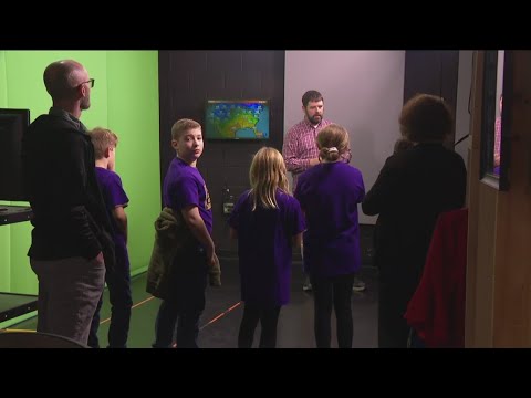 Blissfield Elementary School students visit WTOL 11