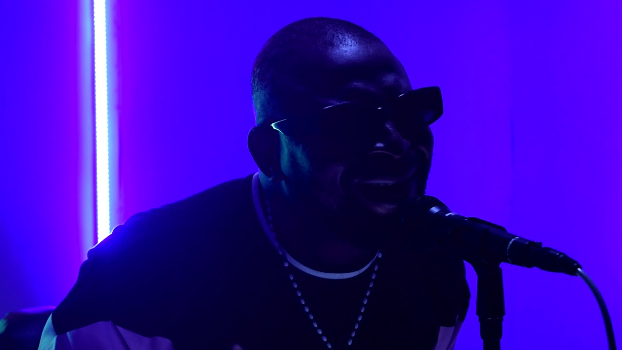 Skoolboyamaya (No small boy for Lagos studio video)