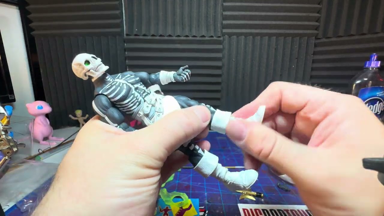 ZOLOCON 2025 exclusive Warrior Beasts Head Hunter