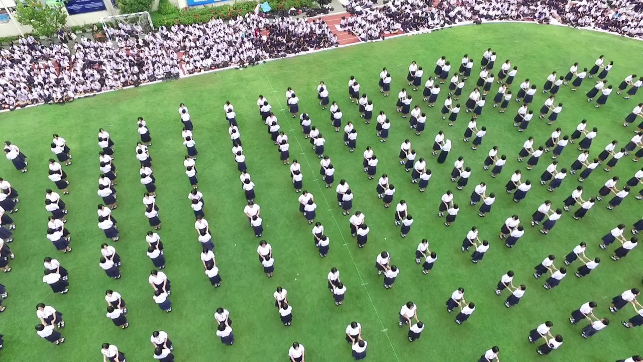 การแสดงลีลาศของนักเรียนโรงเรียนจอมสุรางค์อุปถัมภ์