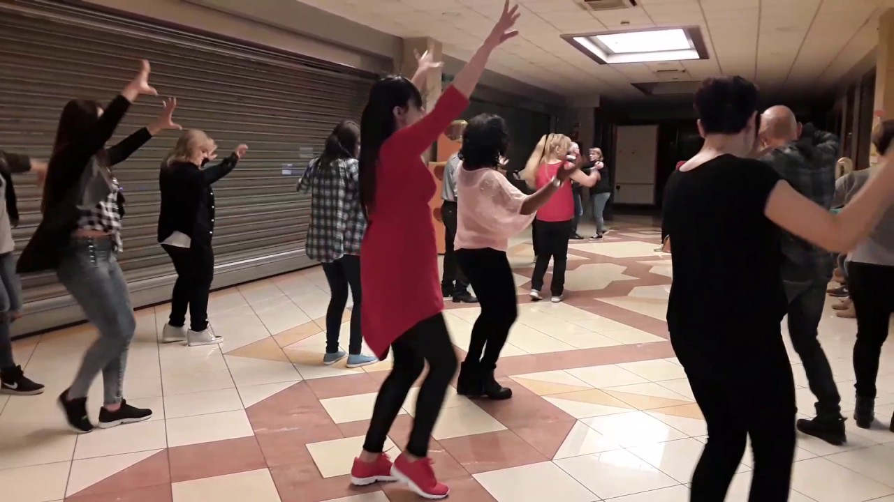 Tormentone  estate  2017 ballo di gruppo sigo extranondote j balvin su socialissimi  19