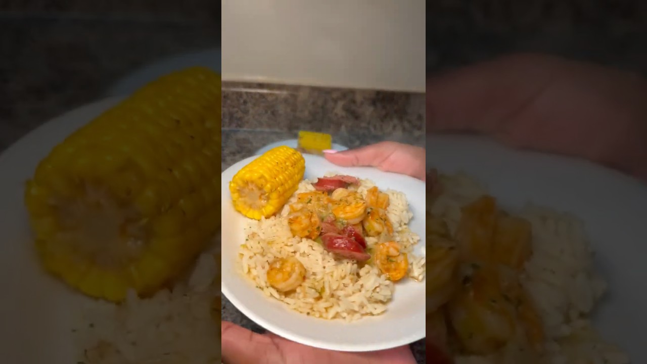 Готовьте ужин со мной: Меню: Креветки и колбаски с рисом и кукурузой в початках 