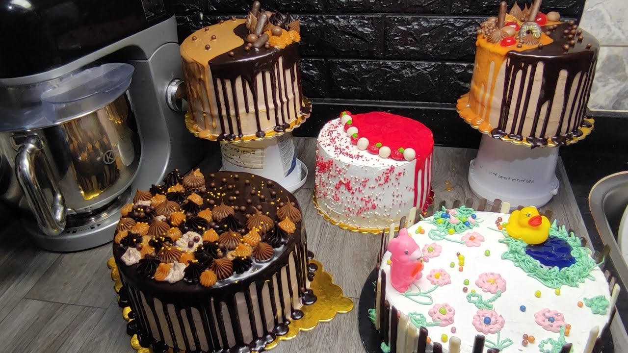 افكار واطمعة جديدة لتزيبن التورتة (لوتس، فروالة،كراميل،شيكولاتة،كريمة لبانى)